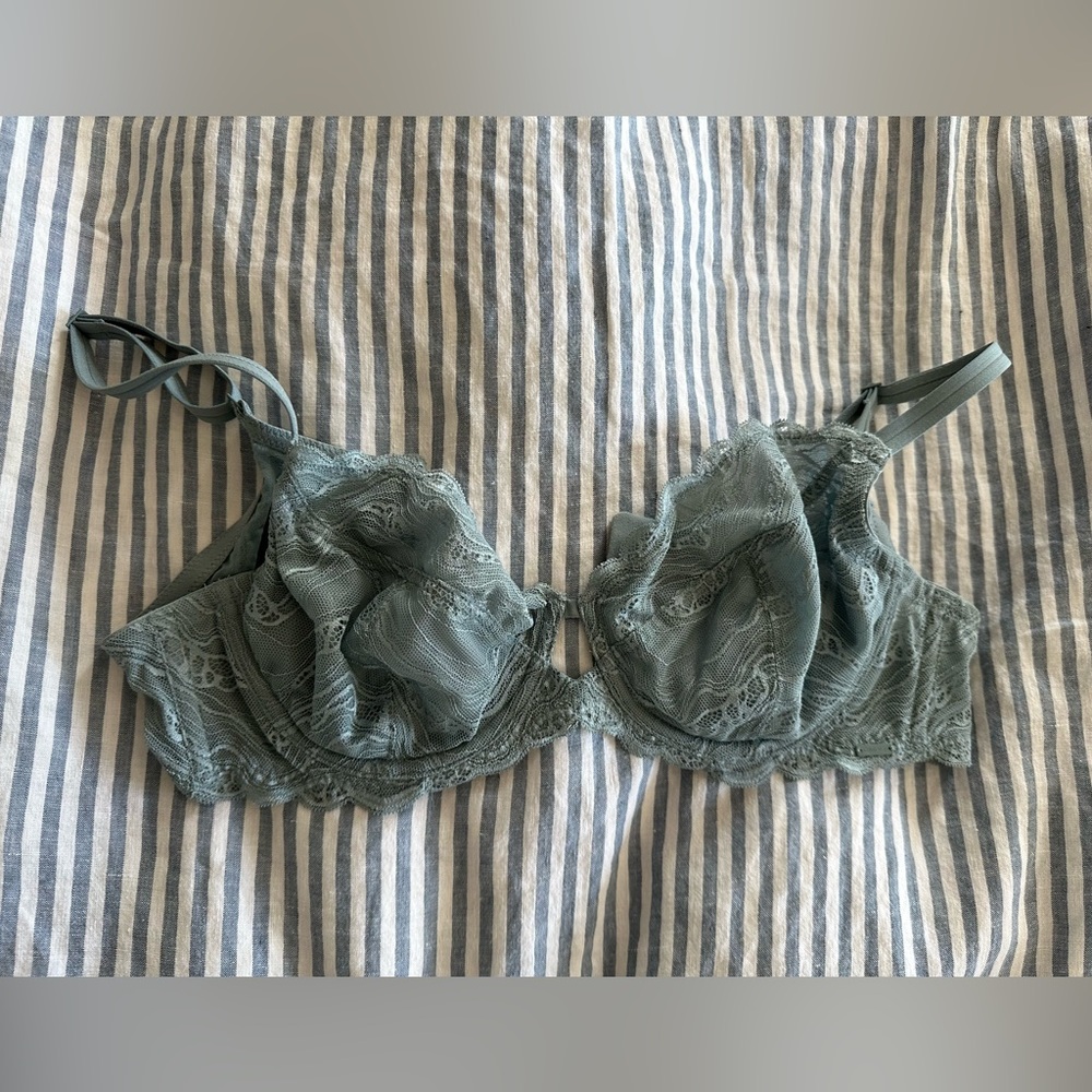 Calvin Klein Lace Underwire Bra in Sage Green
